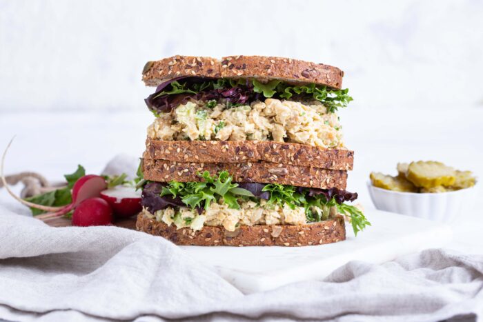 The 5-Minute Chickpea 'Tuna' Sandwich That's Perfect for Spring