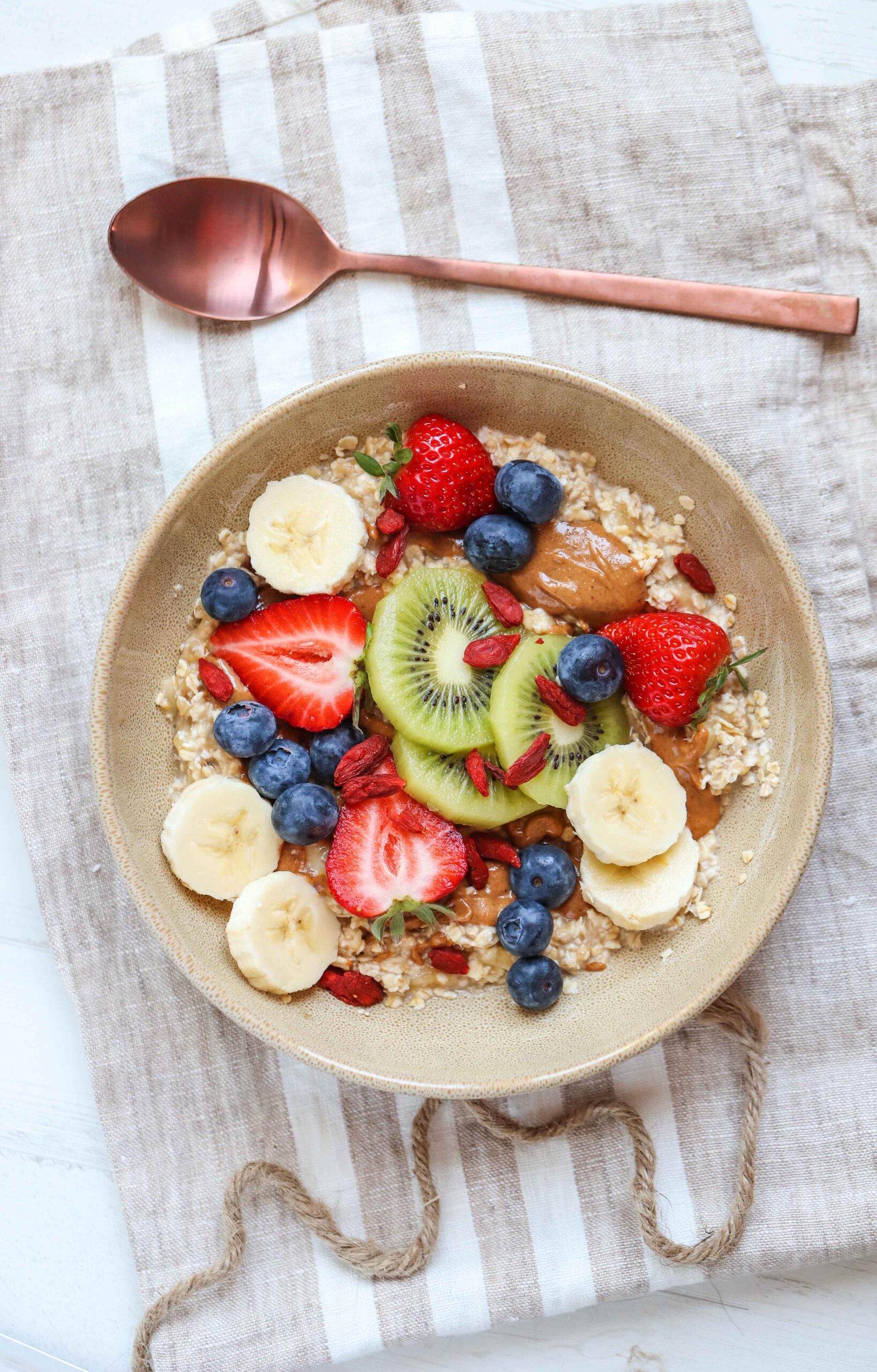 Peanut Butter Banana Oatmeal (Breakfast Recipe) – Eat Those Plants